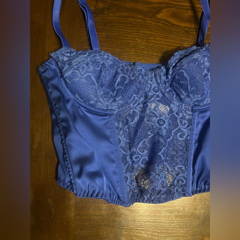 BDG Urban Outfitters Royal Blue Lace and Satin Corset Crop Top Size small - Picture 5 of 9